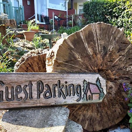 Cozy Snug Room, Short Drive To Lyme Regis, Crackling Fireplace, Private Balcony & Stunning Countryside Views, Free Private Parking & Wifi Axminster Eksteriør billede