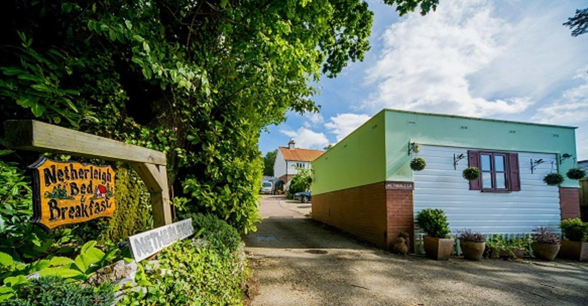 Cozy Snug Room, Short Drive To Lyme Regis, Crackling Fireplace, Private Balcony & Stunning Countryside Views, Free Private Parking & Wifi Axminster Eksteriør billede